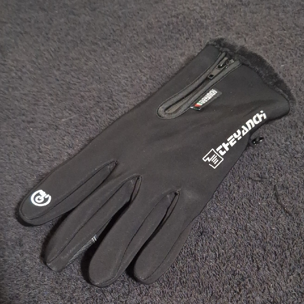 Cheyanchi Sleek Black Touchscreen Gloves with Reflective Logo